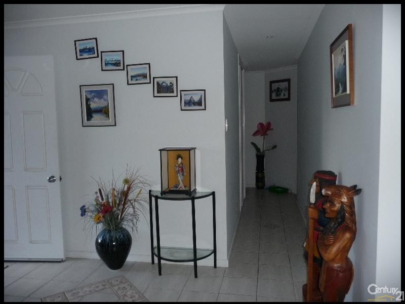 4a Carinya Drive, Clinton QLD 4680