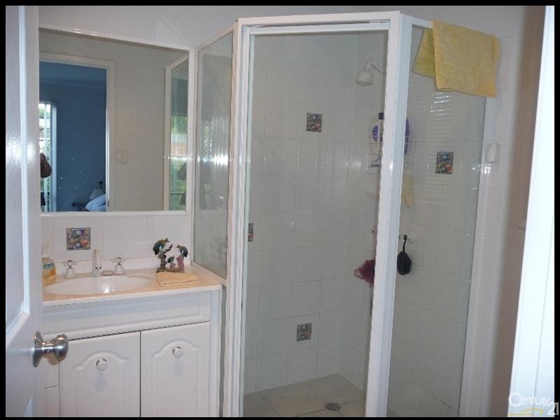 4a Carinya Drive, Clinton QLD 4680