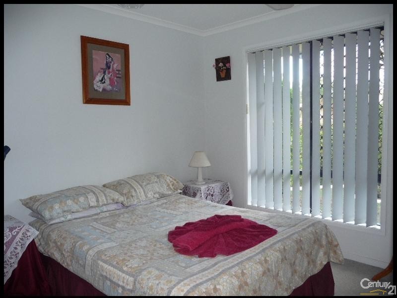 4a Carinya Drive, Clinton QLD 4680