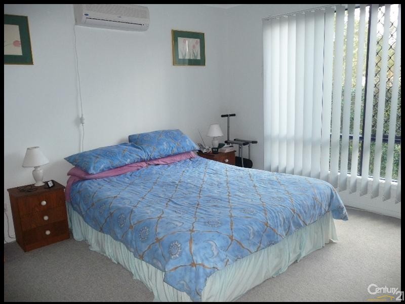 4a Carinya Drive, Clinton QLD 4680