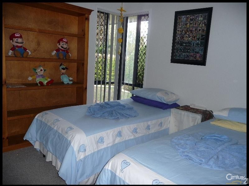 4a Carinya Drive, Clinton QLD 4680