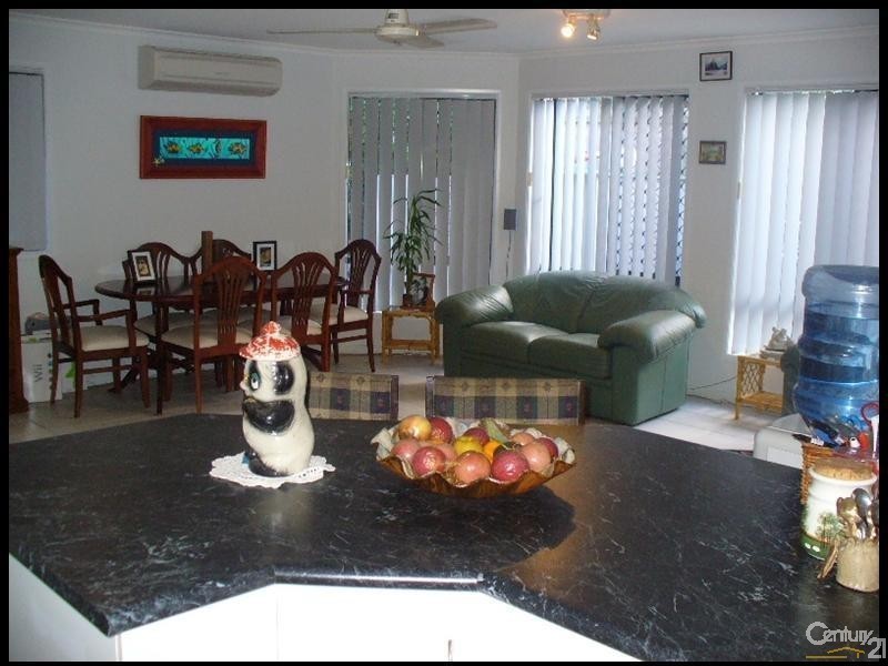 4a Carinya Drive, Clinton QLD 4680