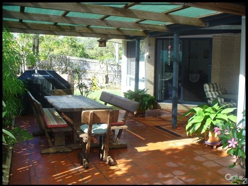 4a Carinya Drive, Clinton QLD 4680