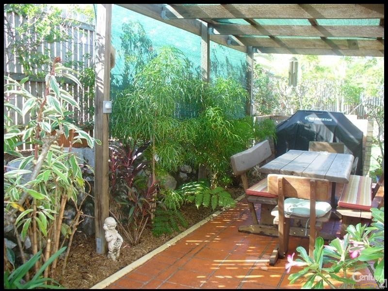 4a Carinya Drive, Clinton QLD 4680