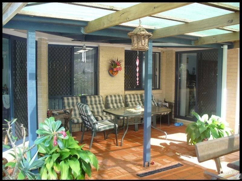 4a Carinya Drive, Clinton QLD 4680