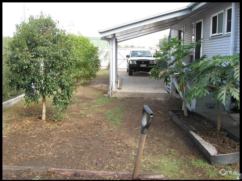 19 Moura Crescent, Barney Point QLD 4680