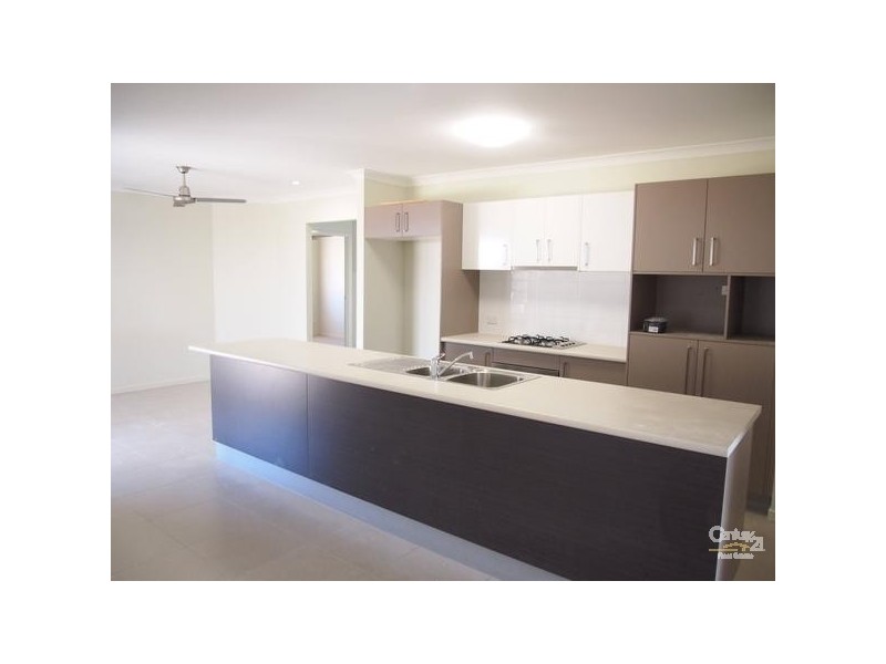 7 Bellbird Circuit, Kirkwood QLD 4680