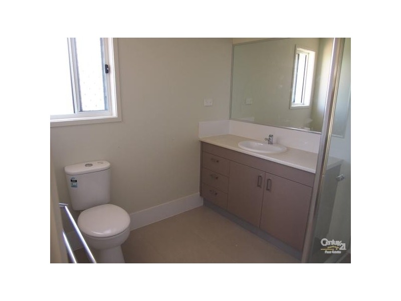 7 Bellbird Circuit, Kirkwood QLD 4680