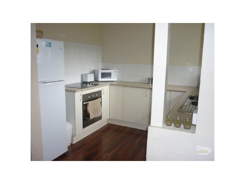 2/9 Nothling Street, New Auckland QLD 4680