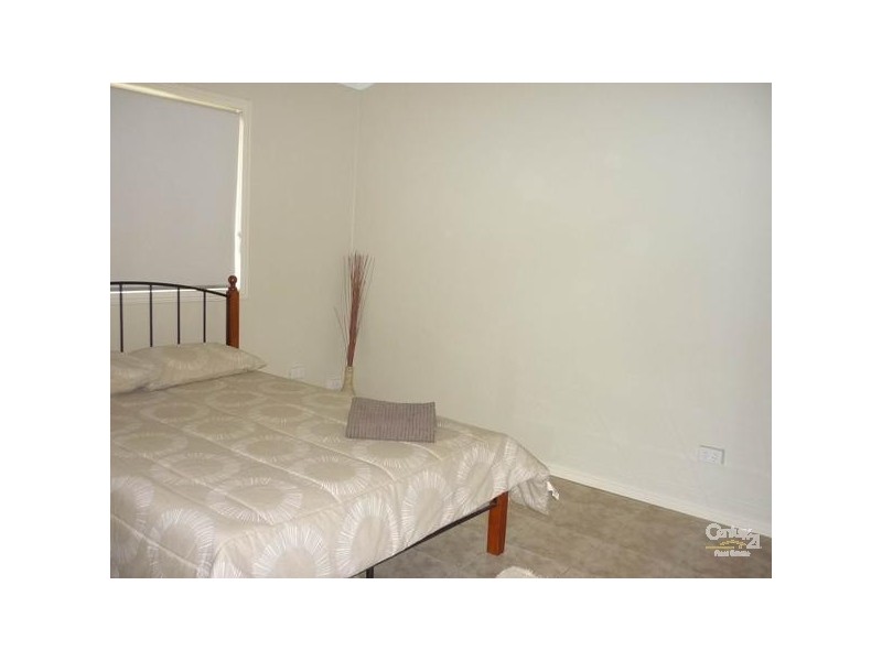 2/9 Nothling Street, New Auckland QLD 4680