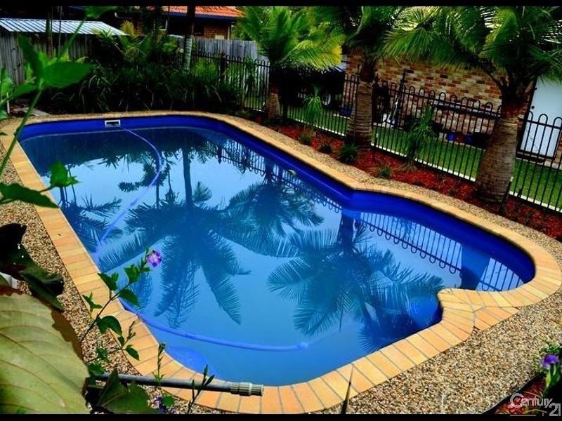 8 Hewett Court, Clinton QLD 4680