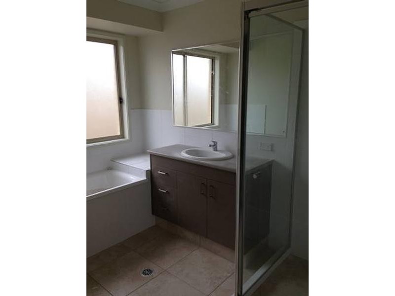 6 Blaxland Court, Glen Eden QLD 4680