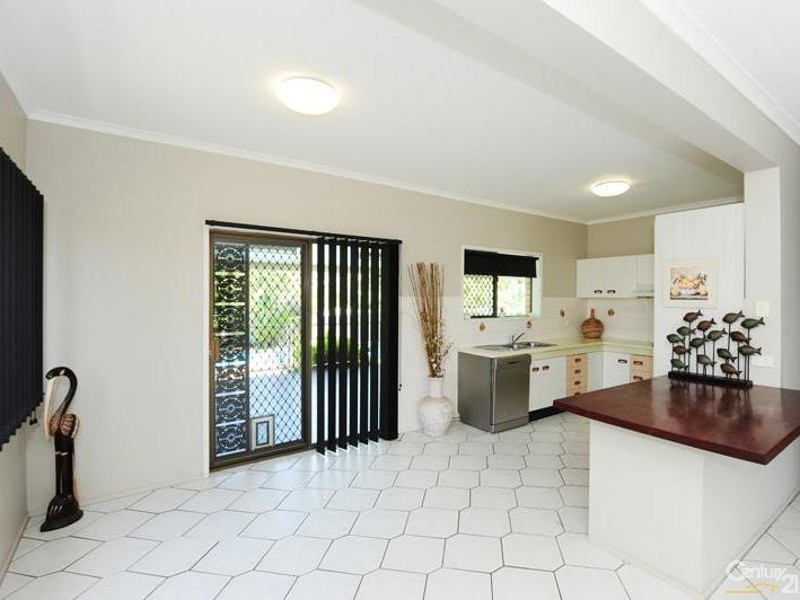 7 The Esplanade, Barney Point QLD 4680