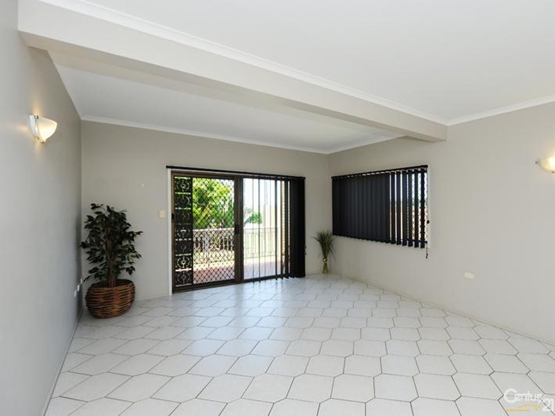 7 The Esplanade, Barney Point QLD 4680