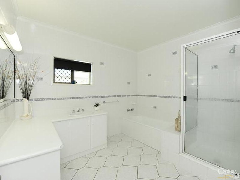 7 The Esplanade, Barney Point QLD 4680