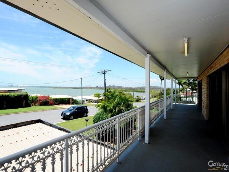 7 The Esplanade, Barney Point QLD 4680