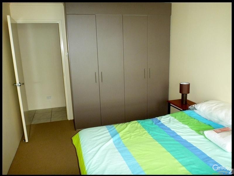 32-34 Kent Street, West Gladstone QLD 4680
