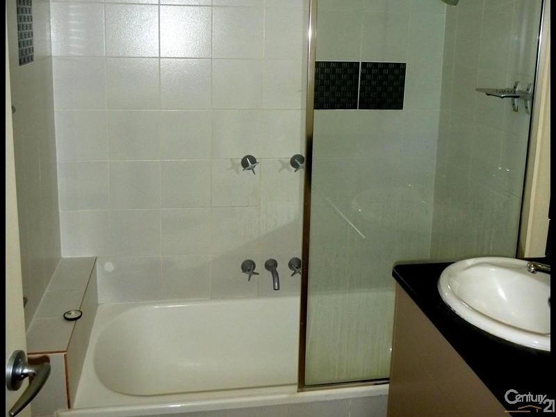 32-34 Kent Street, West Gladstone QLD 4680