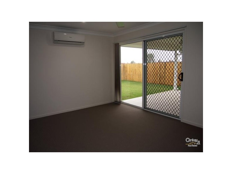 8 Isla Court, New Auckland QLD 4680