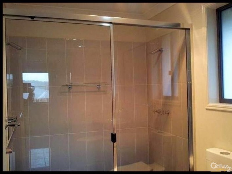 4 Markowitz Place, Kirkwood QLD 4680