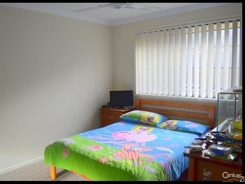 4 Markowitz Place, Kirkwood QLD 4680