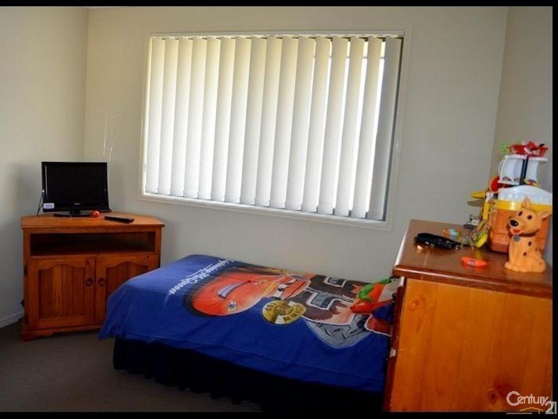 4 Markowitz Place, Kirkwood QLD 4680