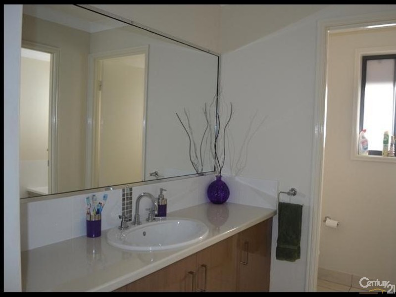 4 Markowitz Place, Kirkwood QLD 4680