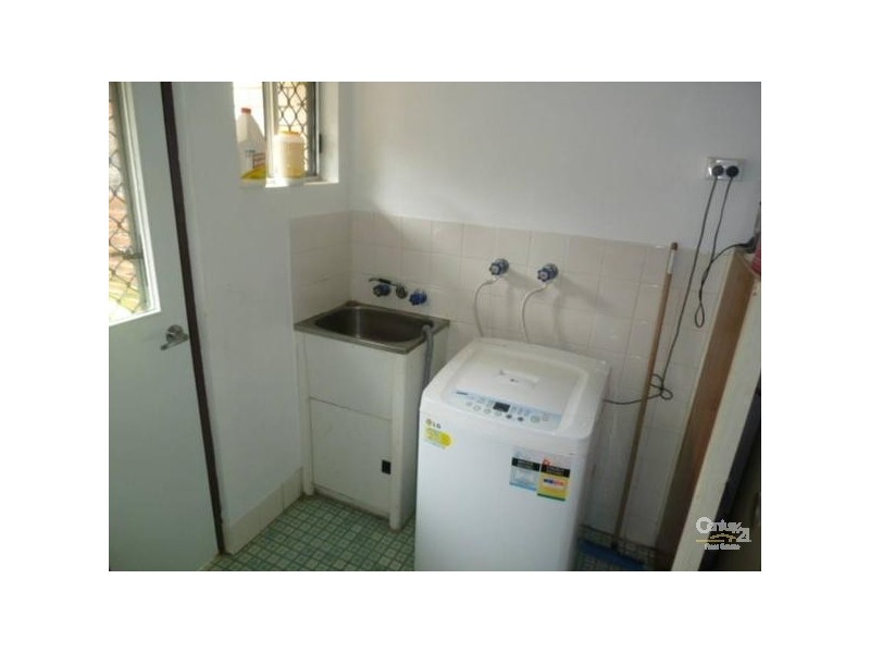 1/15 Carinya Drive, Clinton QLD 4680