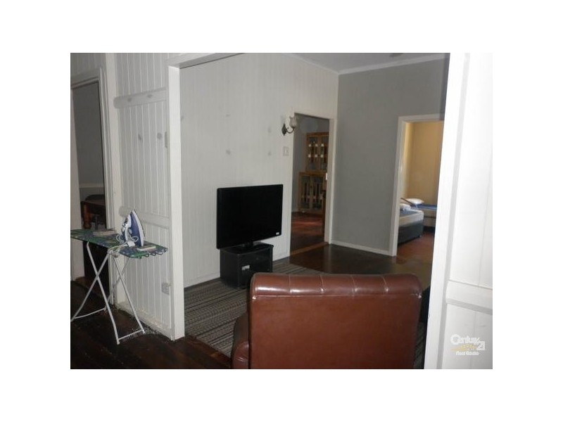 24 Williamson Street, West Gladstone QLD 4680