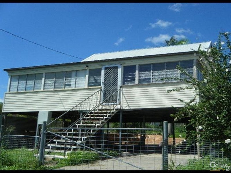 35 Gladstone Street, Mount Larcom QLD 4695