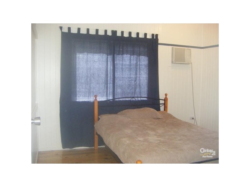 24 Roberts Street, South Gladstone QLD 4680