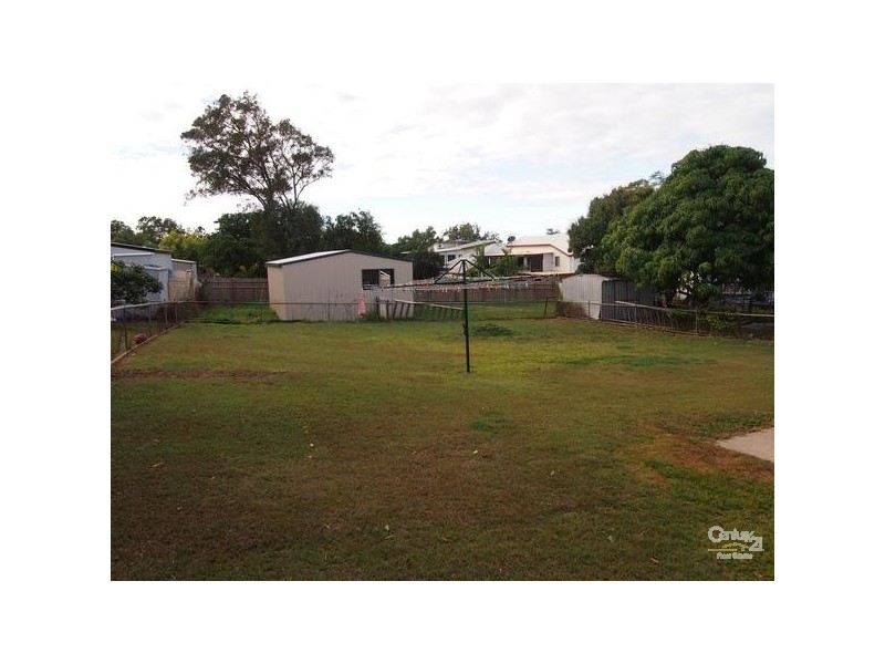 24 Roberts Street, South Gladstone QLD 4680