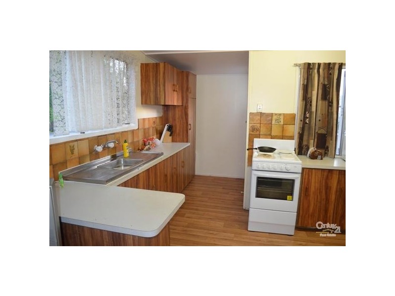 12 Vincent Street, West Gladstone QLD 4680