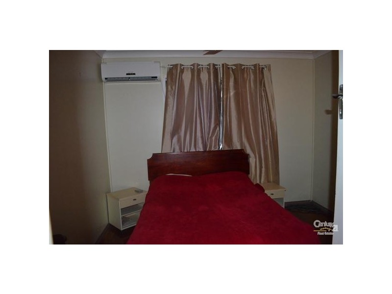 12 Vincent Street, West Gladstone QLD 4680