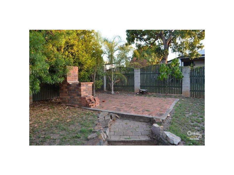 12 Vincent Street, West Gladstone QLD 4680