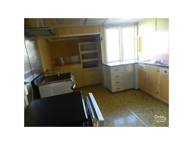 69 Tank Street, West Gladstone QLD 4680