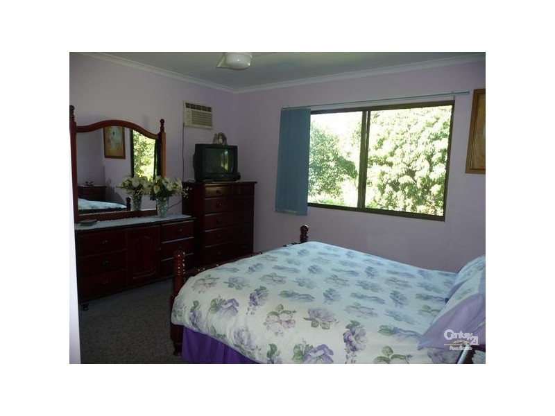 17 King George Street, Mount Larcom QLD 4695