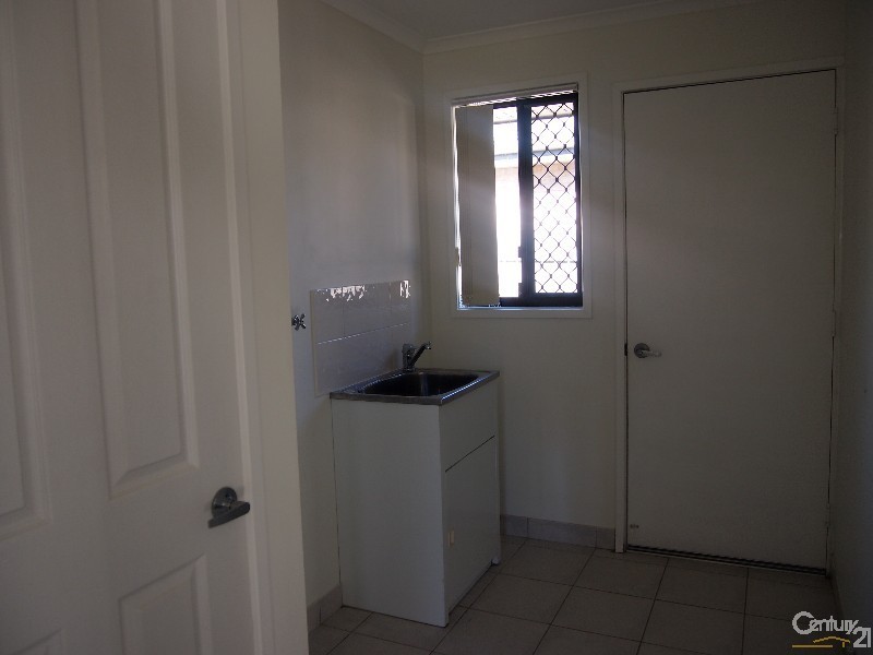 92 Col Brown Avenue, Clinton QLD 4680