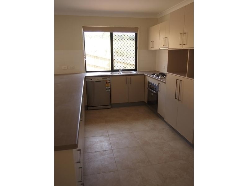 1 Deveney Drive Emmadale Gardens, Kirkwood QLD 4680