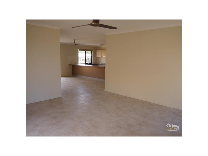 1 Deveney Drive Emmadale Gardens, Kirkwood QLD 4680