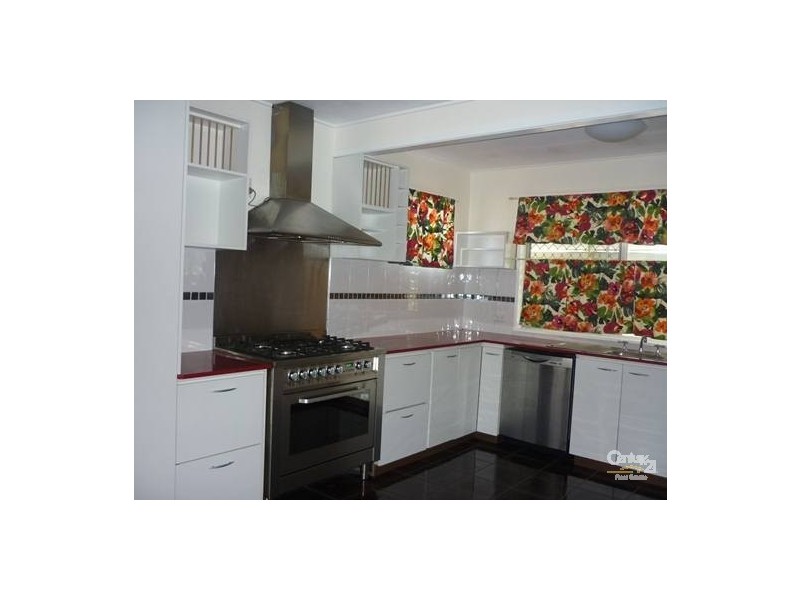 10 Wilson Street, New Auckland QLD 4680