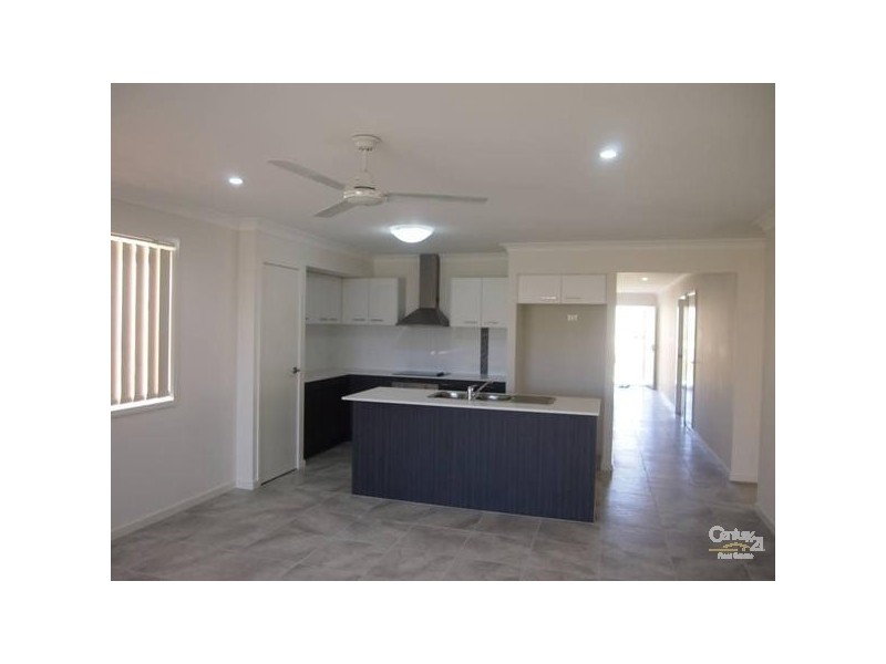 1 Isla Court, Kirkwood QLD 4680