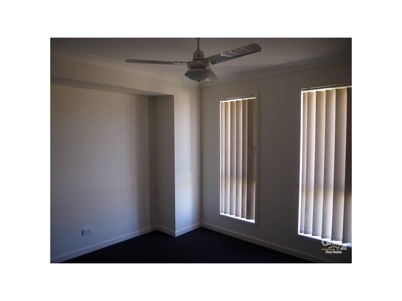 1 Isla Court, Kirkwood QLD 4680