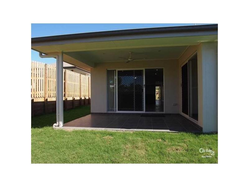 1 Isla Court, Kirkwood QLD 4680