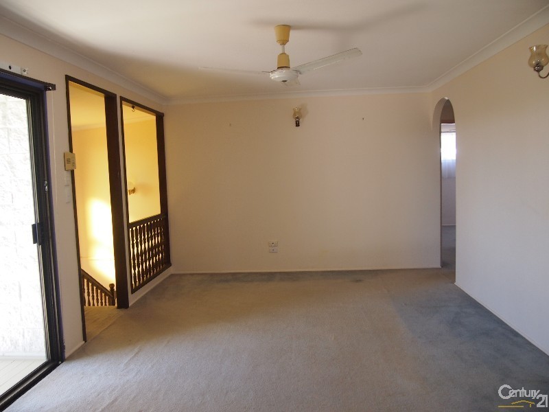 3 Simpson Street, Clinton QLD 4680