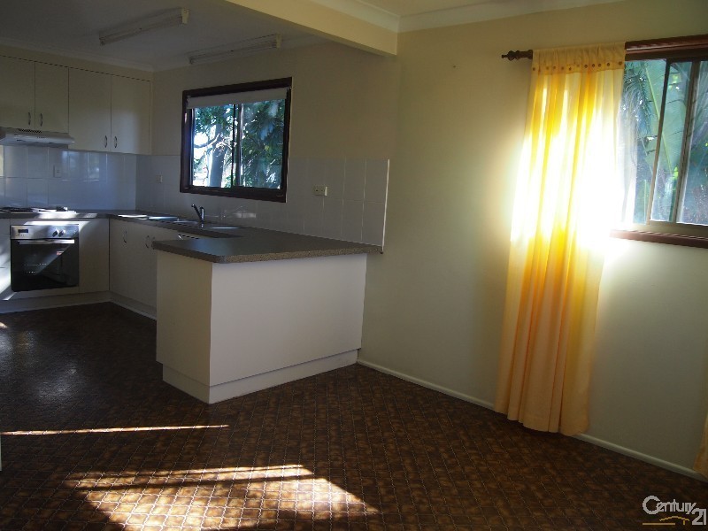 3 Simpson Street, Clinton QLD 4680