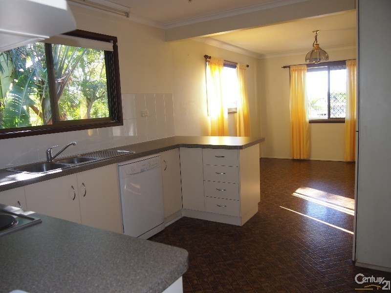 3 Simpson Street, Clinton QLD 4680