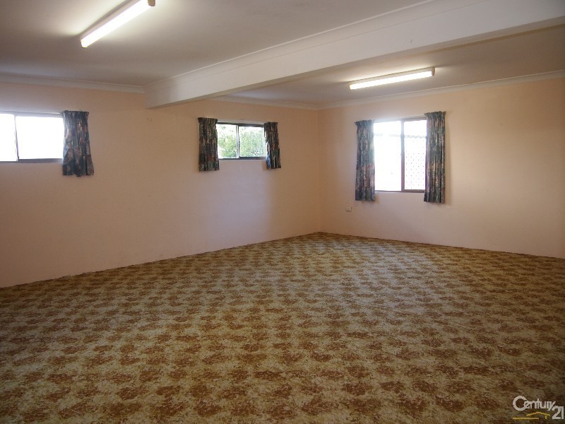 3 Simpson Street, Clinton QLD 4680