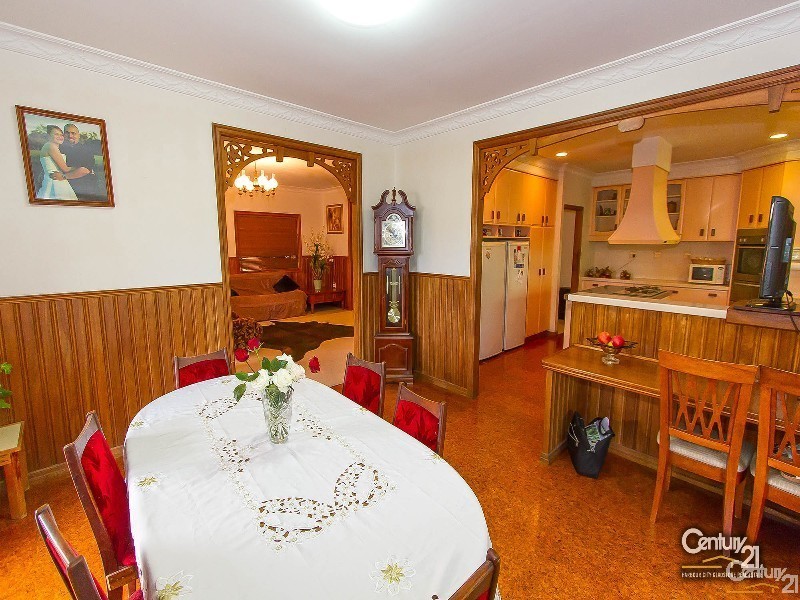 10 Upton Road, Beecher QLD 4680