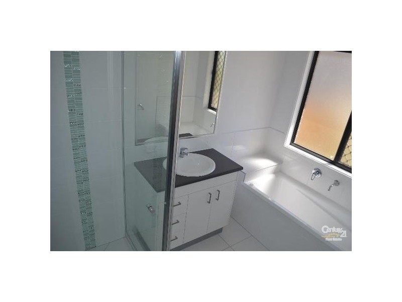 17 Wentworth Place, Glen Eden QLD 4680